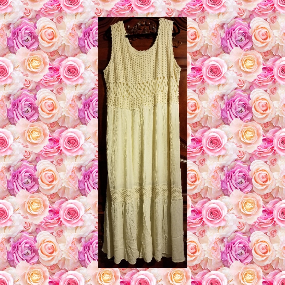 Cotton Ivory flowy maxi dress with crochet